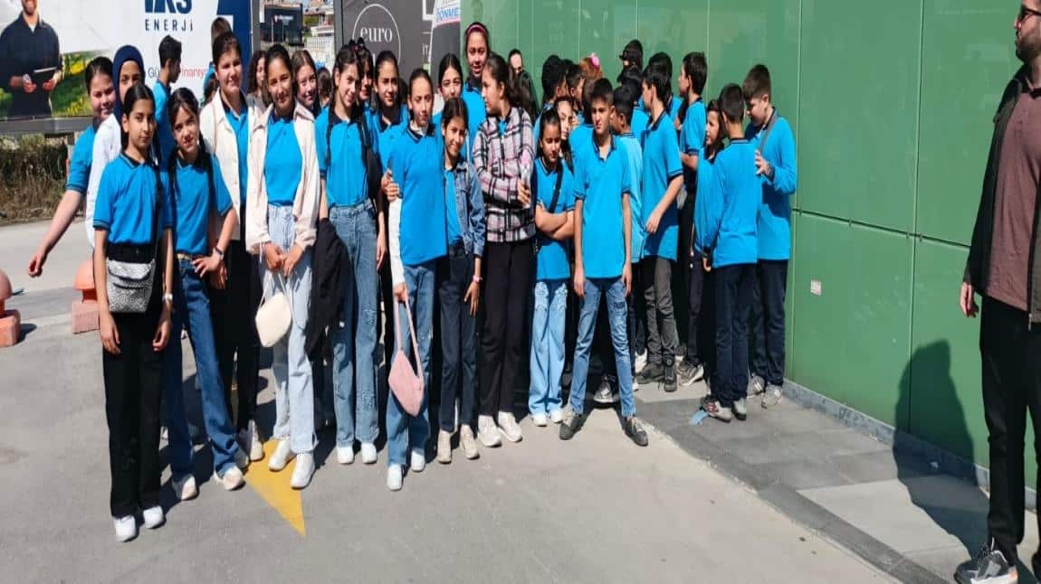 Gaziantep Valiliğinin düzenlemiş olduğu sinema etkinliğine okulumuz tam kadro iştirak etmiştir.